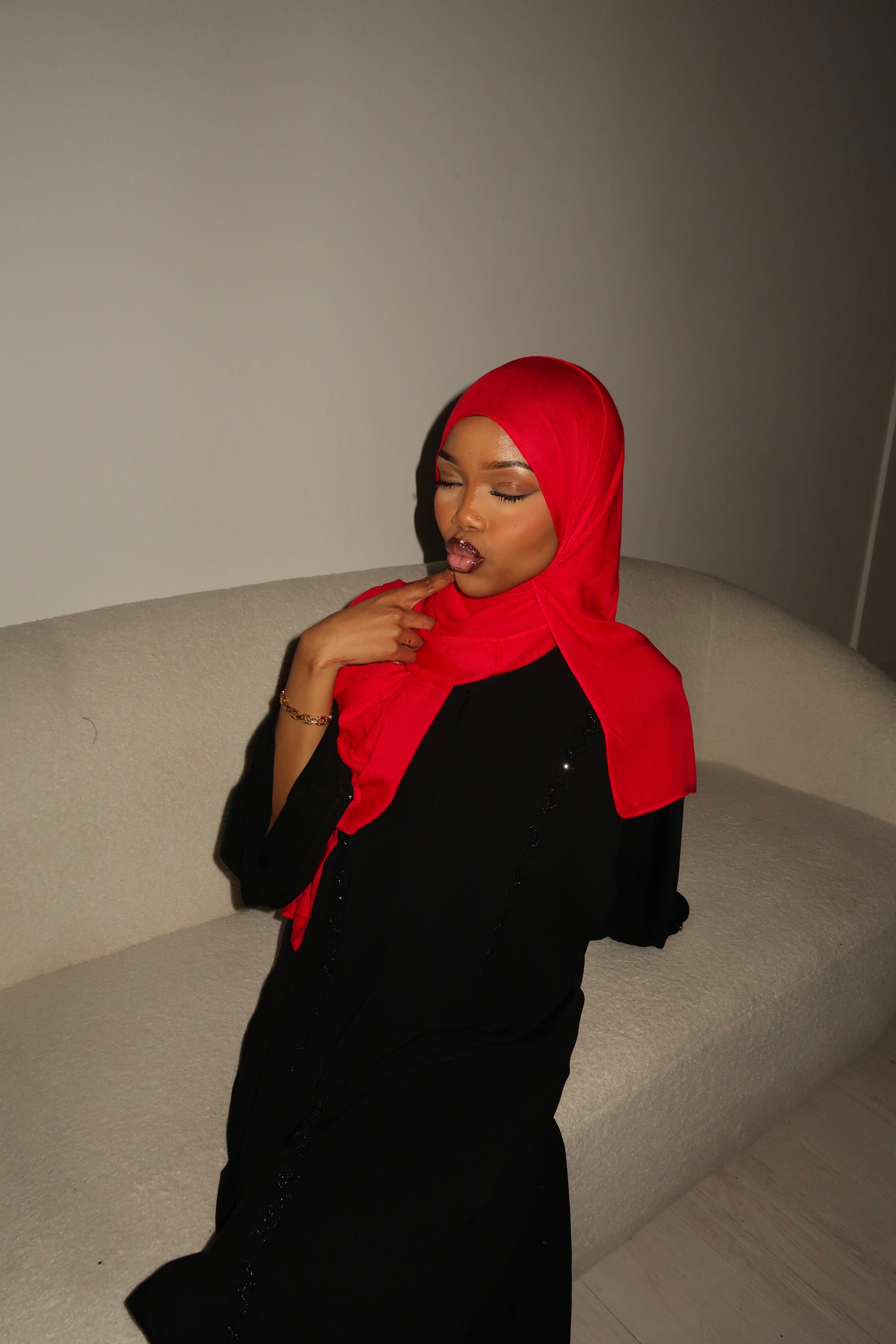 SCARLET RED PREMIUM MODAL