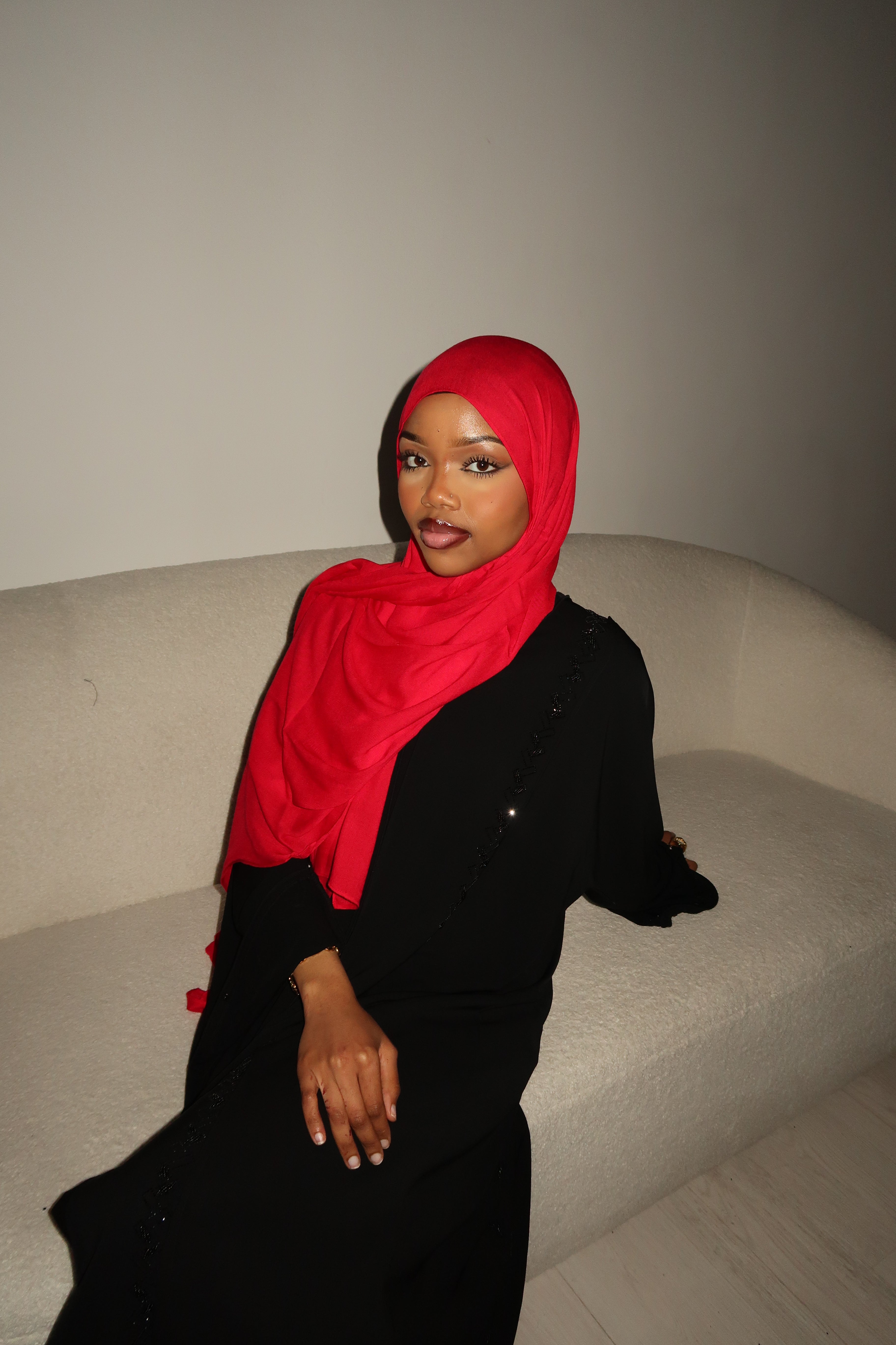 SCARLET RED PREMIUM MODAL
